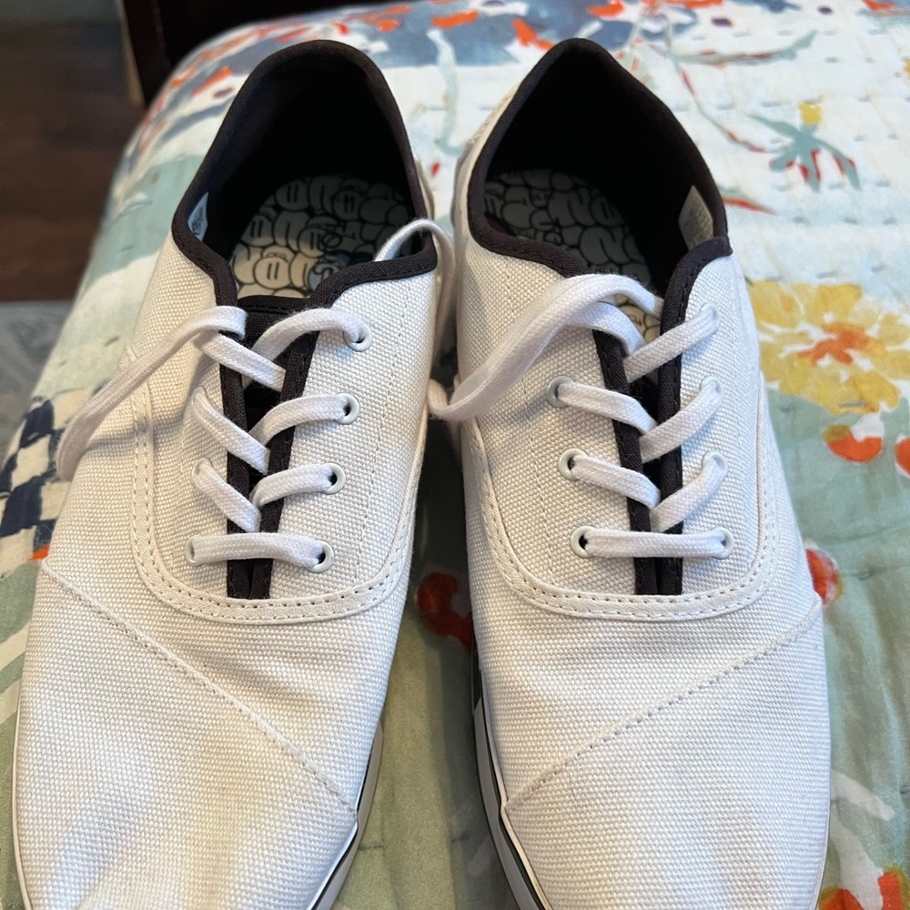 EUC Platform Toms sneakers size 10